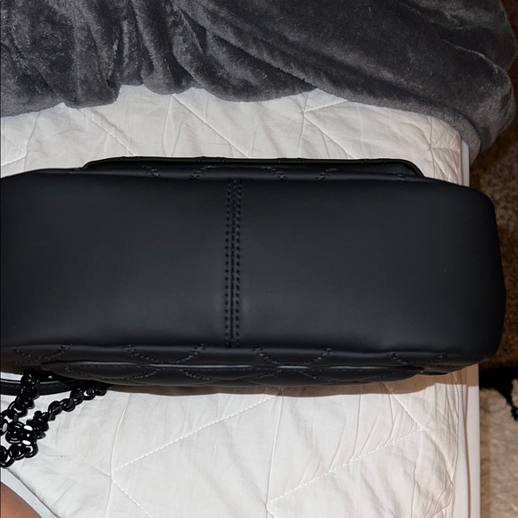 Tory Burch Black Quilted Shoulder Bag - Picture 5 of 8